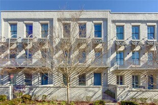 871 3rd St in Alpharetta, GA - Building Photo