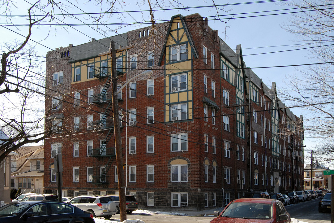 1009 87th Street in North Bergen, NJ - Building Photo