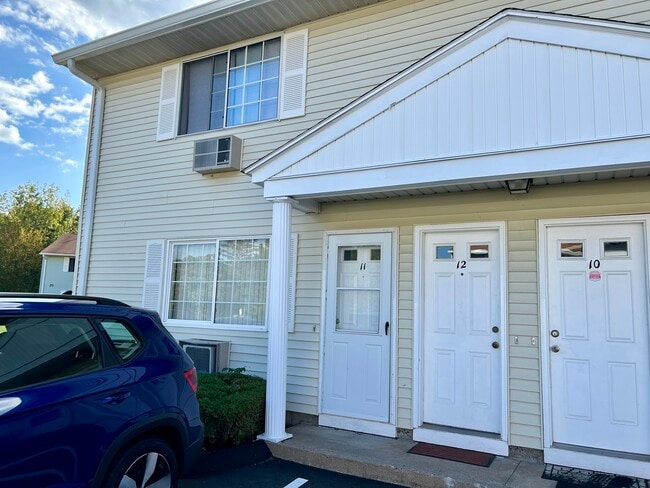 22 Lisa Ct, Unit 12