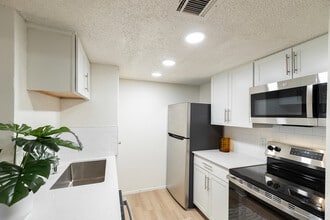 Bluff Creek in Oklahoma City, OK - Foto de edificio - Building Photo