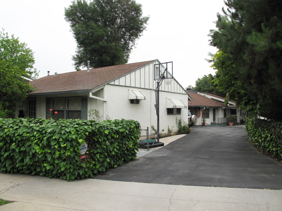 1841,1843 Clark/614 Strat in South Pasadena, CA - Foto de edificio