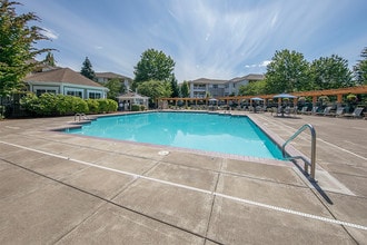 Quatama Crossing in Hillsboro, OR - Building Photo - Building Photo