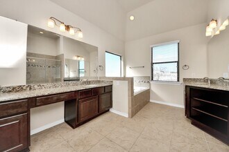 2707 King's Retreat Cir in Houston, TX - Building Photo - Building Photo