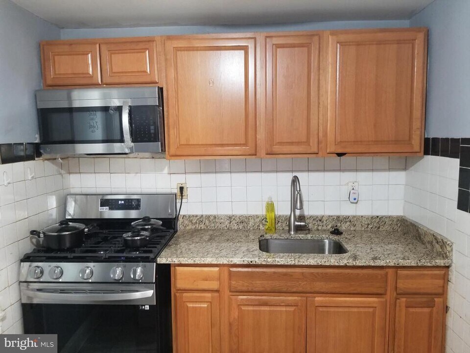 11 Whist Pl in Capitol Heights, MD - Building Photo