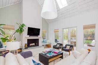 92 Scrimshaw Ln in Amagansett, NY - Building Photo - Building Photo