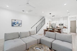 6825 Cadillac St in Houston, TX - Building Photo - Building Photo