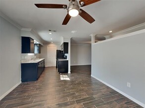 4144 Happy Canyon Dr in Dallas, TX - Building Photo - Building Photo