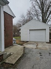 136 Crim St in Bowling Green, OH - Building Photo - Building Photo
