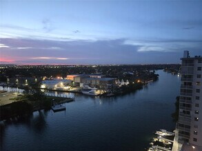 1401 N Riverside Dr in Pompano Beach, FL - Building Photo - Building Photo