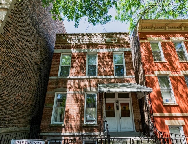 property at 906 S Loomis St