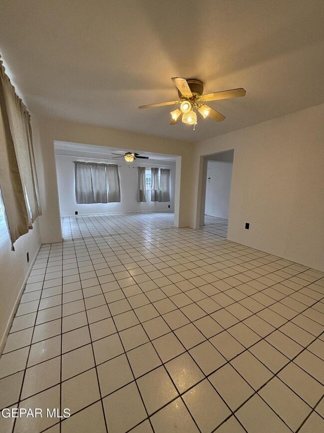 10349 Shoshone St in El Paso, TX - Building Photo - Building Photo