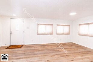 209 S Ijams St in Garrett, IN - Building Photo