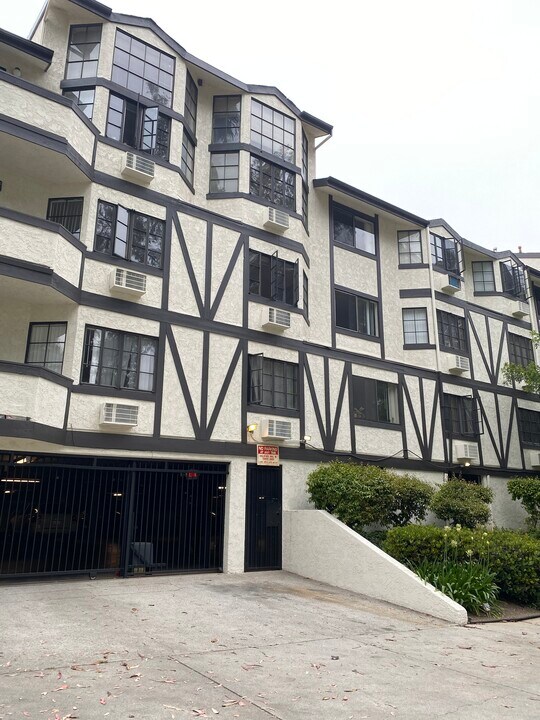 Diamond Head Apartments in Los Angeles, CA - Building Photo