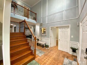 2 Hampshire Pl in Monroe Township, NJ - Building Photo - Building Photo