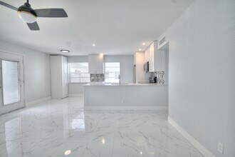 137 Normandy Ln in Delray Beach, FL - Building Photo - Building Photo