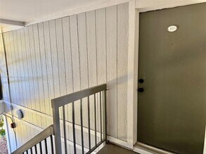 9719 Hammocks Blvd, Unit 203 in Miami, FL - Building Photo - Building Photo
