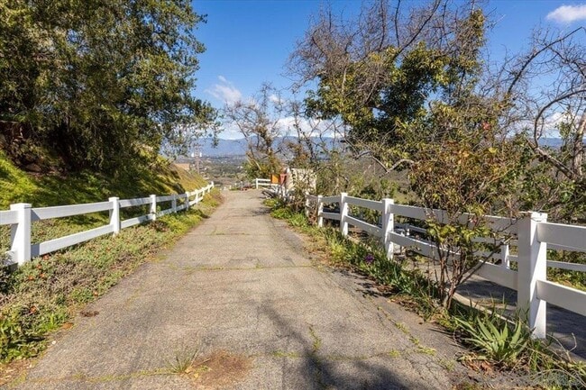 27775 Burnt Mountain Rd in Valley Center, CA - Building Photo - Building Photo
