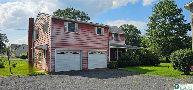property at 735 W Broad St