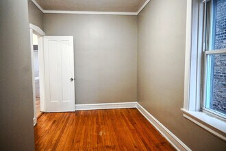 5527 W Potomac Ave in Chicago, IL - Building Photo - Building Photo