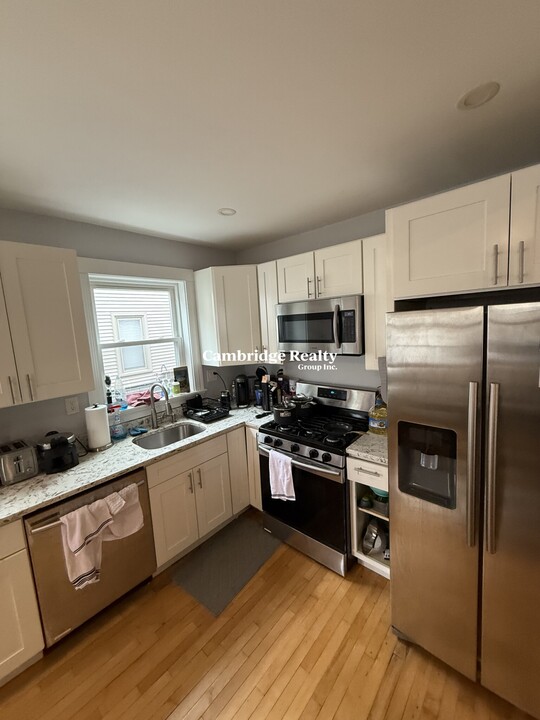 6 Durham St, Unit 1 in Somerville, MA - Foto de edificio