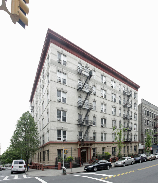 215 Audubon Ave in New York, NY - Building Photo