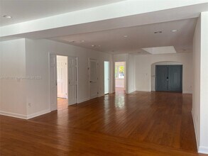 527 SW 20th Rd in Miami, FL - Building Photo - Building Photo