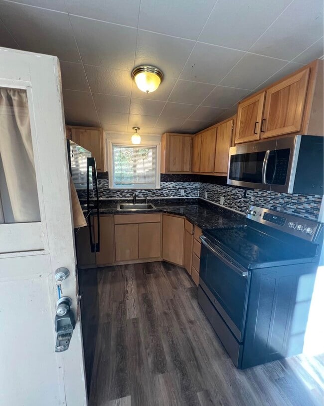 414 E Broadway St, Unit #17 in Goldendale, WA - Building Photo - Building Photo