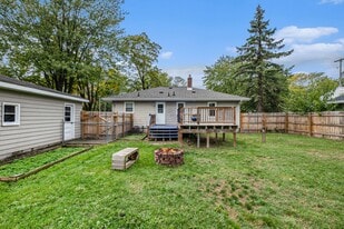 4490 Blaine Ave SE in Kentwood, MI - Building Photo