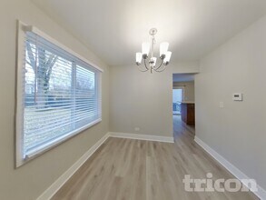 1665 Trafalgar Ln in Aurora, IL - Building Photo - Building Photo