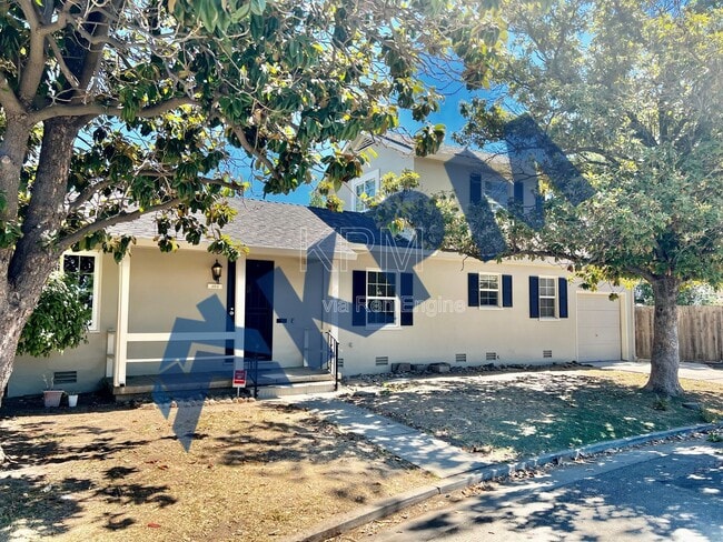 property at 401 W Mariposa Ave