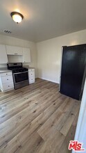 383 Redondo Ave in Long Beach, CA - Foto de edificio - Building Photo
