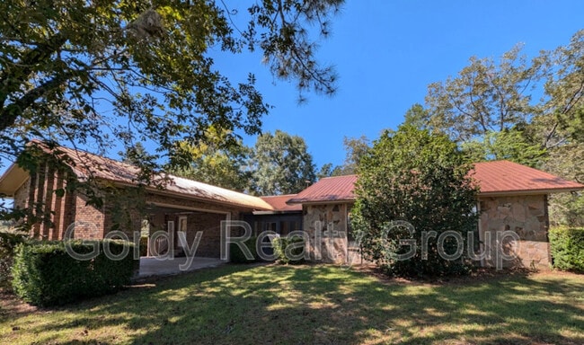 property at 2826 Dilmore Rd