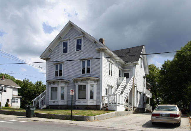 421 Hanover St in Manchester, NH - Foto de edificio - Building Photo