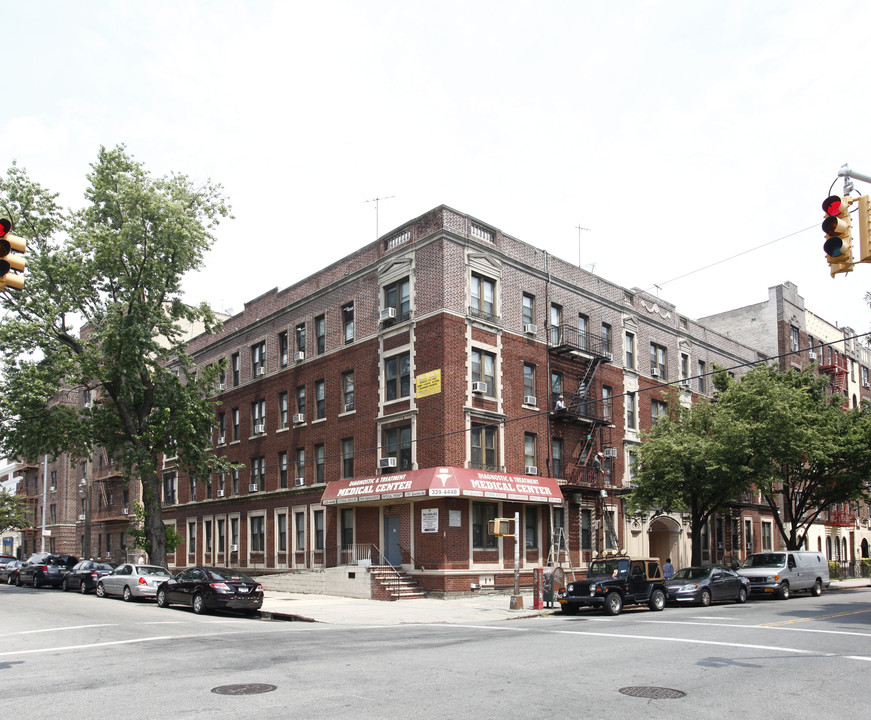 Quentin Court in Brooklyn, NY - Building Photo