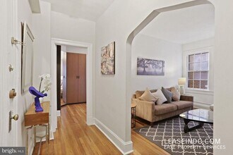 2707 Adams Mill Rd NW in Washington, DC - Building Photo - Building Photo
