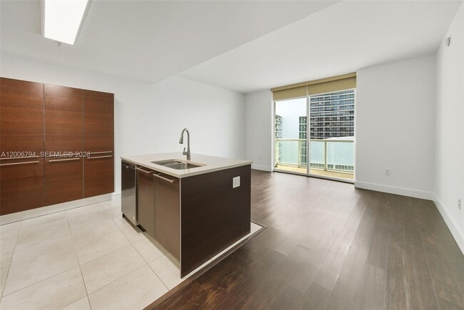property at 1900 N Bayshore Dr