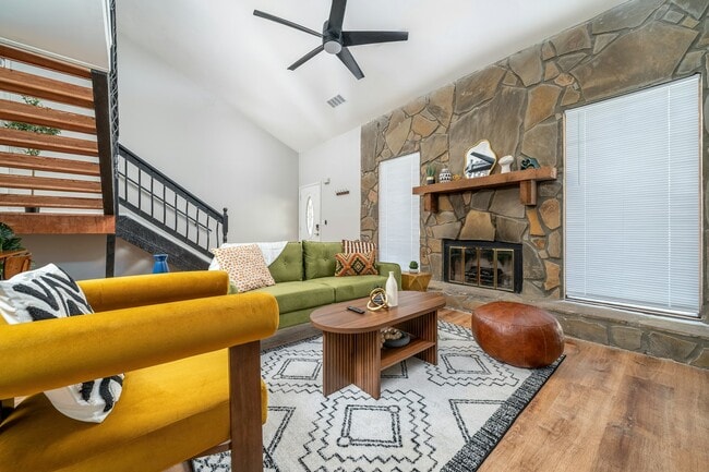 property at 246 Toweridge Dr SW
