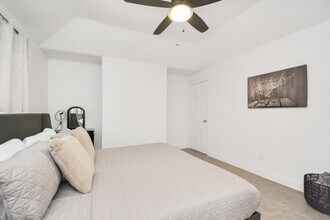 7830 Pardee St in Houston, TX - Foto de edificio - Building Photo