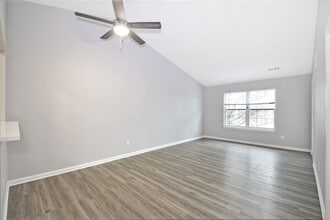 The Glens at Rolling Ridge in Howell, MI - Building Photo - Building Photo