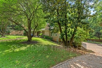 7713 Arrowood Ct in Bethesda, MD - Building Photo - Building Photo