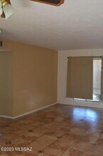 961 Vía Terrado in Tucson, AZ - Building Photo - Building Photo