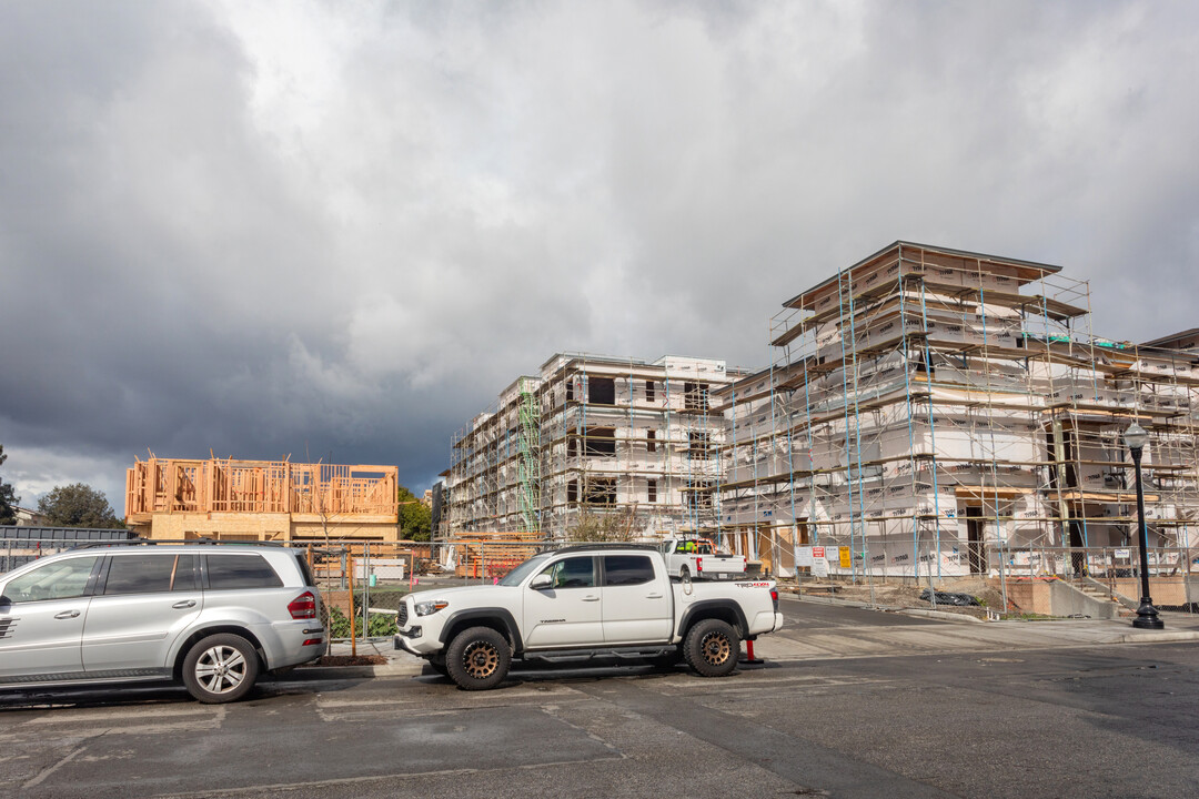 1097 Munich Ter in Sunnyvale, CA - Building Photo