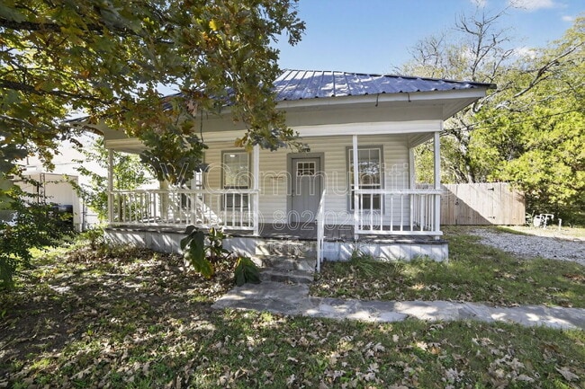 3916 2nd St in Greenville, TX - Building Photo - Building Photo