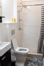 847 State St-Unit -ROOM in New Haven, CT - Building Photo - Building Photo