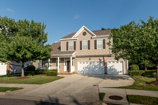 2076 Queens Point Dr in Suffolk, VA - Building Photo