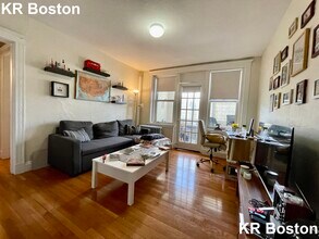 1657 Commonwealth Ave in Boston, MA - Building Photo - Building Photo