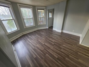 13 Virginia Ave in Poughkeepsie, NY - Building Photo - Building Photo