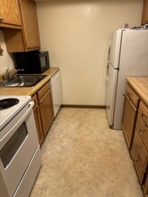 1 Stratford Rd, Unit 301 in Wheeling, WV - Foto de edificio - Building Photo