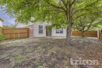 4877 Trail Hollow Dr in Fort Worth, TX - Building Photo - Building Photo