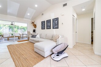 18825 Cloud Lake Cir in Boca Raton, FL - Building Photo - Building Photo